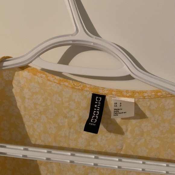 HM dress yellow with white flowers - Picture 3 of 3